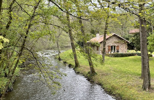 Nontron House | Charmant Petit Moulin Début XIV