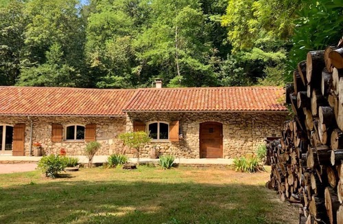 Nontron House | Charmant Petit Moulin Début XIV