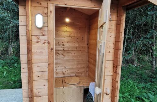 Nielles-les-Ardres Cabin | Charmant POD en Bois Près D'un Plan D'eau