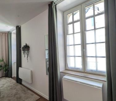 Saint-Aubin-du-Cormier Apartment | Charmant studio - Calme & Lumineux - Centre ville