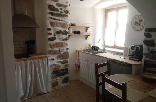 Saint-Laurent-le-Minier Apartment | Charmant Studio dans l’Ancienne Mairie