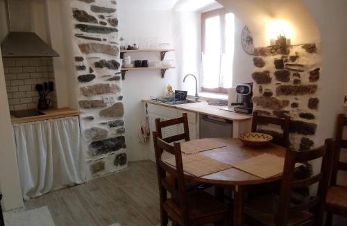 Saint-Laurent-le-Minier Apartment | Charmant Studio dans l’Ancienne Mairie