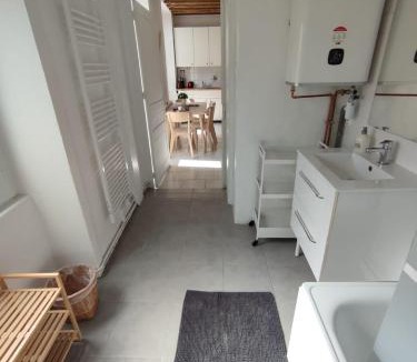 Saint-Pierre-sur-Dives Apartment | Charmant studio en centre-ville.