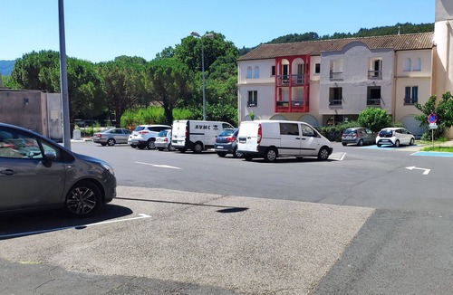 Lamalou-les-Bains Apartment | Charmant Studio 2