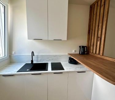 Justices Apartment | Charmant Studio à Saint Léonard