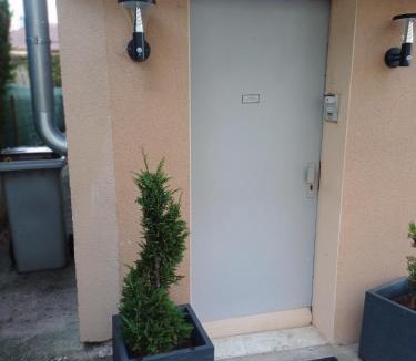 Arbois Apartment | Charmant studio au rez de chaussée