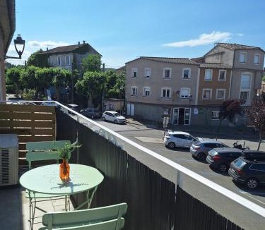 Ruoms Apartment | Charmant studio avec piscine