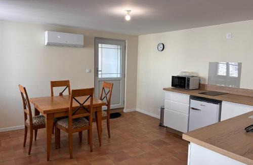 Ecueille Apartment | Charmant studio centre d Ecueille