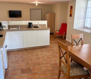 Ecueille Apartment | Charmant studio centre d Ecueille