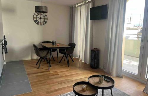 Eaux-Vives Jeu-de-l'Arc Apartment | Charmant Studio