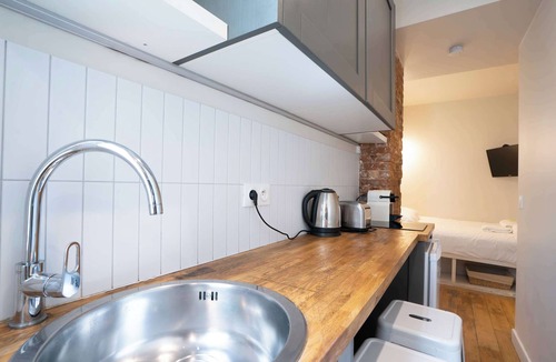 Quartier de la Chapelle Apartment | Charmant Studio Cosy pour 2 Personnes