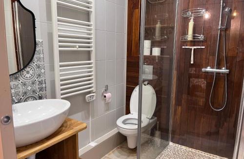 Chaville Bed & Breakfast | Charmant studio en rez de jardin Chaville