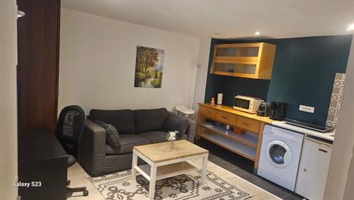 Elancourt Village Apartment | Charmant studio