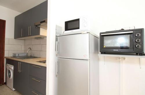 Balaruc-les-Bains Apartment | Charmant Studio avec Loggia - Exposition Sud/Est, Parc Charles de Gaulle, 2*, Equipé, Balaruc-les-Bains - FR-1-553-121