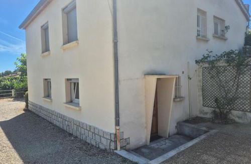 Greoux-les-Bains Apartment | Charmant studio centre village