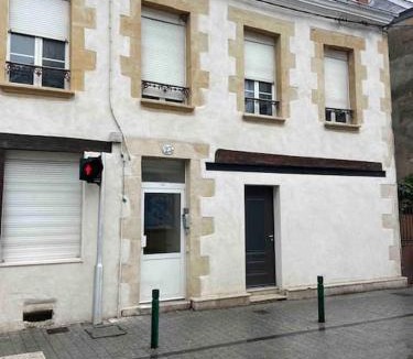 Vierzon Apartment | Charmant Studio