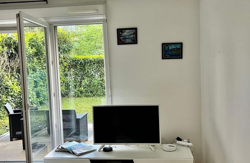 Cergy Apartment | Charmant Studio Lumineux