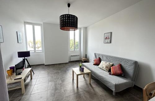 Port-Vendres Apartment | Charmant studio neuf, centre de Port-Vendres, proche criques et activités, idéal couple - FR-1-309-110