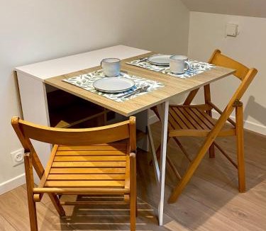 Montbazon Apartment | Charmant studio neuf sous les toits