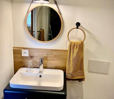 Laval Apartment | Charmant Studio proche Centre-ville