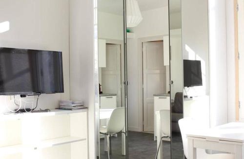 La Baule-Escoublac Apartment | Charmant Studio Rénové, Idéalement Situé à La Baule, Proche Plage et Commodités - FR-1-245-86