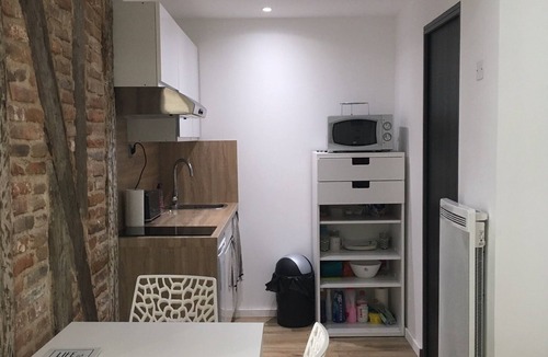 Saint - Michel Apartment | Charmant Studio Refait à Neuf, au Pied du Métro et du Tramway