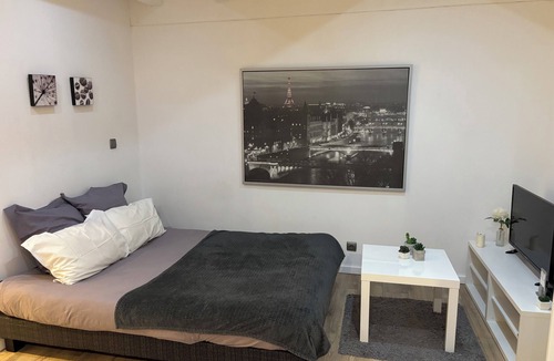 Saint - Michel Apartment | Charmant Studio Refait à Neuf, au Pied du Métro et du Tramway