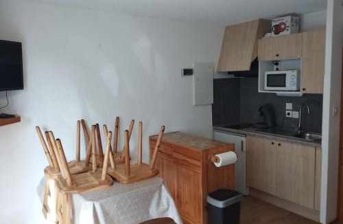 Station de Drouzin le Mont Apartment | Charmant studio vu sur la montagne