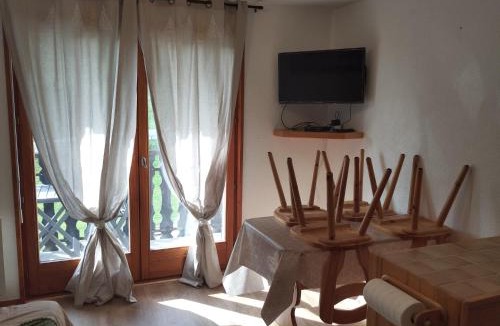 Station de Drouzin le Mont Apartment | Charmant studio vu sur la montagne
