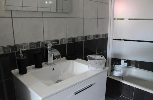 Annecy Apartment | Charmant T1 Annecy velos parking prive