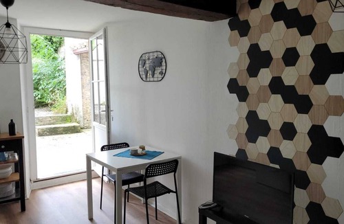 Oloron-Sainte-Marie Apartment | Charmant T1 bis