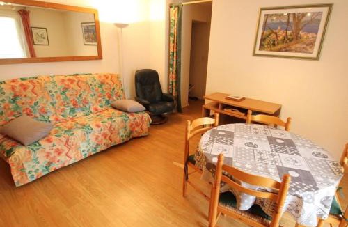 Bagneres-de-Luchon Apartment | Charmant T2 Cabine Centre Luchon - Balcon Sud - Parking Privé - 4/6 personnes - FR-1-313-141