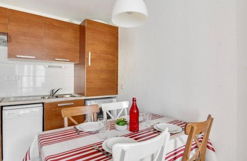 Luz-Saint-Sauveur Apartment | Charmant T2 en Centre-Ville pour 6 pers., Parking, Proche Commodités et Stations de Ski - FR-1-402-75