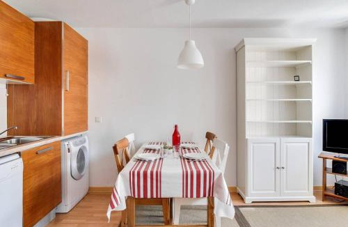 Luz-Saint-Sauveur Apartment | Charmant T2 en Centre-Ville pour 6 pers., Parking, Proche Commodités et Stations de Ski - FR-1-402-75