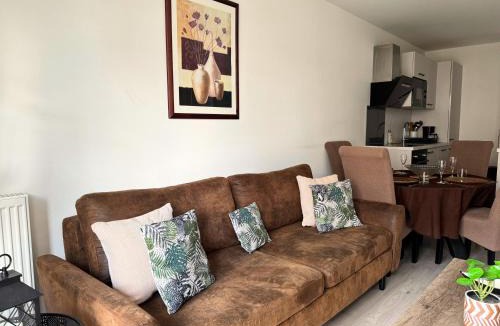 Le Blanc-Mesnil Apartment | Charmant T2 moderne proche Paris, CDG, Parc Expo & parking privé