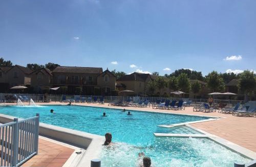 Monflanquin Apartment | Charmant T2 PISCINE chambre lit double dans résidence du Lac