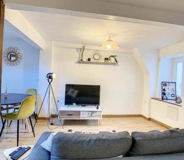 Chantilly Apartment | Charmant triplex centre-ville de Chantilly