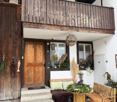 Uster District Apartment | charmante 3,5 Zimmer Wohnung im Bauernhaus