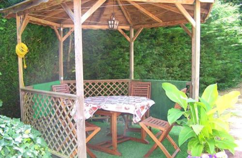 La Chapelle-aux-Choux House | Charmante Fermette Rénovée avec Terrasse Privative et Vélos, 2 Chambres, Proche Le Lude - FR-1-410-155