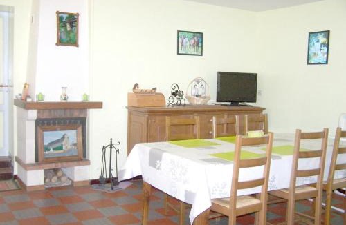 La Chapelle-aux-Choux House | Charmante Fermette Rénovée avec Terrasse Privative et Vélos, 2 Chambres, Proche Le Lude - FR-1-410-155