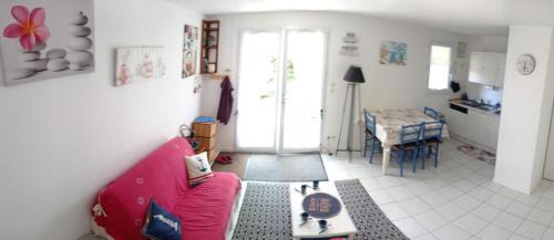 Saint-Vincent-sur-Jard House | Charmante Maison Bord de Mer avec Piscine et Tennis 5-P