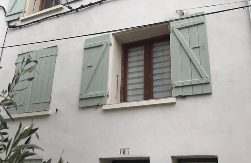 Montalba-le-Chateau House | Charmante Maison Avec Toit Terrasse