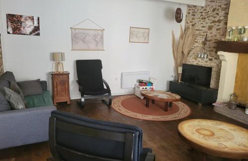 Bazoges-en-Pareds House | Charmante maison de village 30 min Puy DuFou