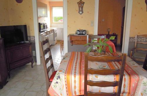 Recques-sur-Hem House | Charmante Maison à Recques-sur-Hem, 2 pers, Animaux Acceptés, Jardin, Proche Calais et St Omer - FR-1-376-58