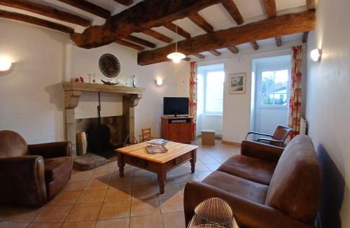 La Gaubretiere House | Charmante maison ancienne rénovée avec jardin privé, 5 couchages - FR-1-426-171