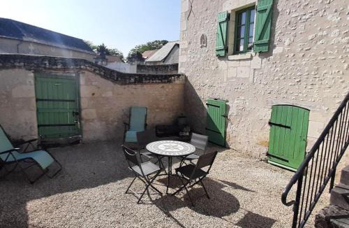 Tavant House | Charmante Maison Ancienne près de Chinon avec Cour Privée - FR-1-381-645
