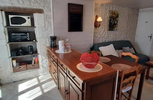 Tavant House | Charmante Maison Ancienne près de Chinon avec Cour Privée - FR-1-381-645
