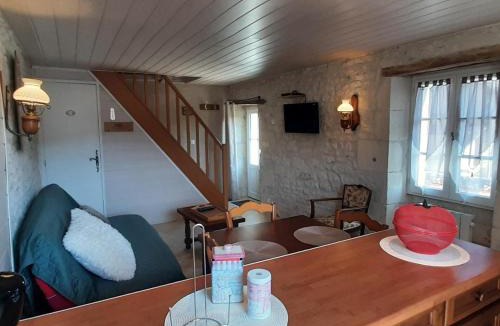 Tavant House | Charmante Maison Ancienne près de Chinon avec Cour Privée - FR-1-381-645