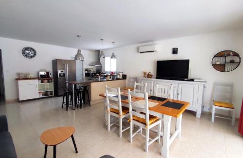 Barjac Villa | Charmante maison avec Clim et piscine à 20 min d'Uzès