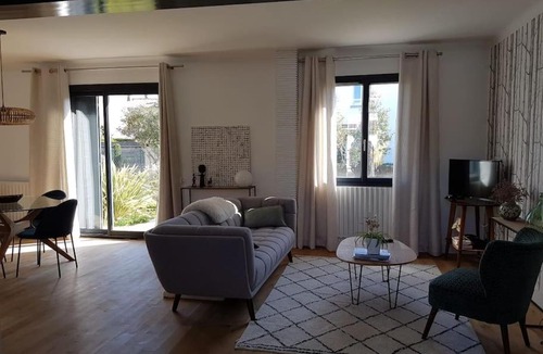 Carcassonne Villa | Charmante maison avec jardin et garage.
